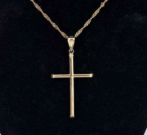 Sturdy Cross Pendant Necklace In 14K Yellow Gold