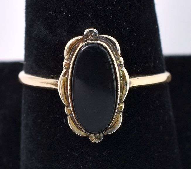 Cute Black Onyx Vintage Ring In Yellow Gold