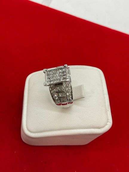 CERTIFIED BRAND NEW 14K WHITE GOLD AND DIAMOND RING