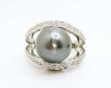 Sensational Pearl & Diamond Ring, 18KT