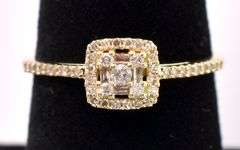 Amazing Diamond Ring In Yellow Gold