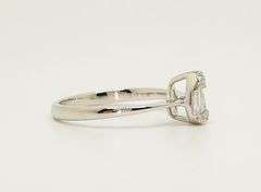 Wonderful Oval Diamond Cluster 18k White Gold Ring