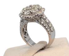 14K WHITE GOLD ENGAGEMENT RING WITH DIAMONDS