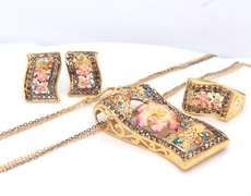 Incredible 21kt Set of Flower Enamel Necklace and Ring and Earrings
