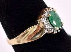 Stunning Emerald Ring In Yellow Gold