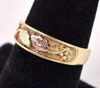 Sturdy 14K Yellow Gold Leaf And Grape Ring