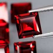 Set of 6 top red VS Garnets weighing 8.33 carats