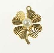 14K Yellow Gold Retro Pearl Burst Design Shamrock Clover Pendant