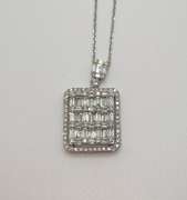 Glamorous 18kt Solid White Gold & Diamond Pendant Necklace