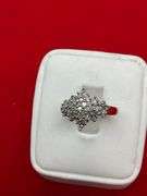 LADIES GOLD AND DIAMOND CLUSTER RING