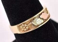 Sturdy 14K Yellow Gold Leaf And Grape Ring