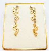 Chic 18kt Yellow Gold Diamond embedded Teardrop Earrings