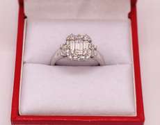 18KT SOLID WHITE GOLD AND DIAMOND RING