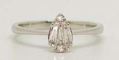 Wonderful Oval Diamond Cluster 18k White Gold Ring