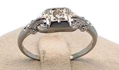 18K WHITE GOLD ENGAGEMENT RING WITH DIAMONDS