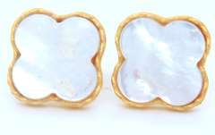 Stunning 18kt Yellow Gold Mop Clover Stud Earrings