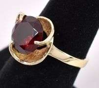 Amazing Ruby Ring In Yellow Gold