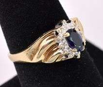 Elegant Blue Sapphire Ring In Yellow Gold
