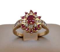 14KT SOLID GOLD, RUBY, & DIAMOND COCKTAIL RING