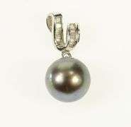 14K White Gold Black Pearl Baguette Diamond Wavy Statement Pendant