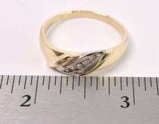 Sturdy Diamond Ring In Yellow Gold