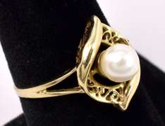Beautiful Pearl Ring In Yellow Gold