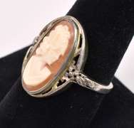 Elegant Cameo Ring In Sterling Silver