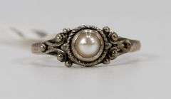 Sterling Silver Cultured Pearl Ring Size 9