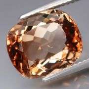 High grade 7.63ct eye clean Imperial Topaz