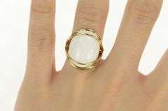 14K Yellow Gold White Ceramic Cabochon Vintage Cocktail Ring