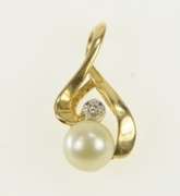 14K Yellow Gold Pearl Diamond Accent Vintage Classic Pendant