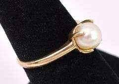 Simply Beautiful Fresh-water Pearl Ring In 14K Yellow Gold