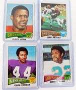 8 Topps 1975 Football Greats
