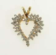14K Yellow Gold 0.75 Ctw Diamond Cluster Heart Love Vintage Pendant