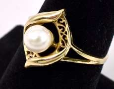 Beautiful Pearl Ring In Yellow Gold