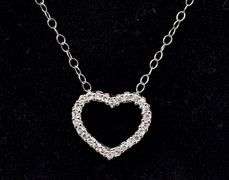 Splendid Diamond Heart Pendant Necklace In 14K White Gold