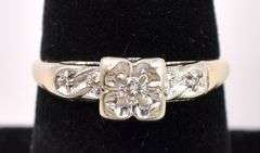 Elegant Diamond Ring In 14K Yellow Gold