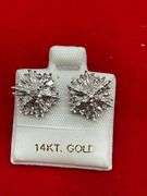 LADIES 14K YELLOW GOLD AND DIAMOND STUD EARRINGS