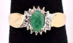 Stunning Emerald Ring In Yellow Gold