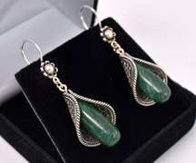 Elegant Green Stone Earring In Sterling Silver