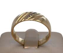 14K GOLD BAND RING WITH DIAMONDS