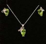 Sparkling pear cut Peridot set