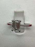 CERTIFIED BRAND NEW LADIES 14K WHITE GOLD AND DIAMOND SOLITAIRE RING. 1,55 CARAT