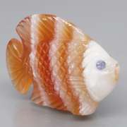 Cute! 24.01ct Agate and Sapphire fish carving