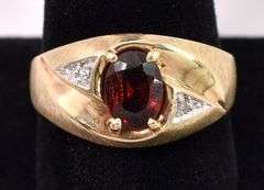Sturdy Red Garnet Ring In Yellow Gold