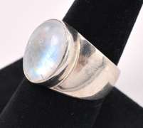 Beautiful Moon Stone Ring In Sterling Silver