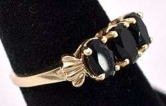 Lovely Black Gemstone Ring In Yellow Gold
