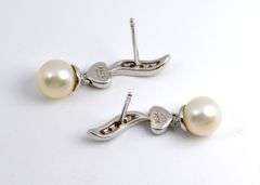 Beautiful White Gold Pearl Dangle Earrings