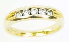 High End 14K Gold Band with 5 Diamonds, Size 9.5
