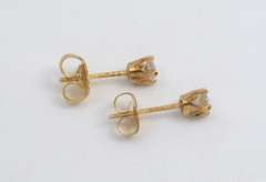 Useful 1/4 carat Diamond Stud Earrings